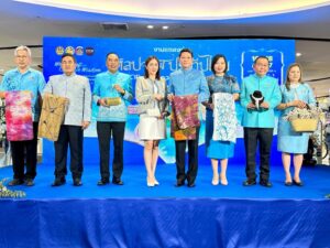 พช. ชวนช้อป “ศิลปาชีพประทีปไทย OTOP หลอมดวงใจ ด้วยพระบารมี” 10 – 18 ส.ค. 67 นี้  คาดเงินสะพัดกว่า 600 ล้านบาท
