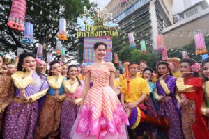 เอ็ม ดิสทริค ร่วมกับภาครัฐและเครือข่ายภาคเอกชน จัดงาน “เอ็ม ดิสทริค ไทยหรรษา มหาสงกรานต์ 2025” ปักหมุดแลนด์มาร์กฉลองสงกรานต์สุดยิ่งใหญ่ใจกลางสุขุมวิท