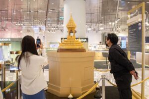 ไอคอนสยาม เชิญชมนิทรรศการ บุษบกเกริน (จำลอง) สถาปัตยกรรมทรงปราสาทในประวัติศาสตร์ไทย เชิดชูภูมิปัญญาช่างไทยโบราณและแสดงศักยภาพของช่างหัตถศิลป์ไทยรุ่นใหม่