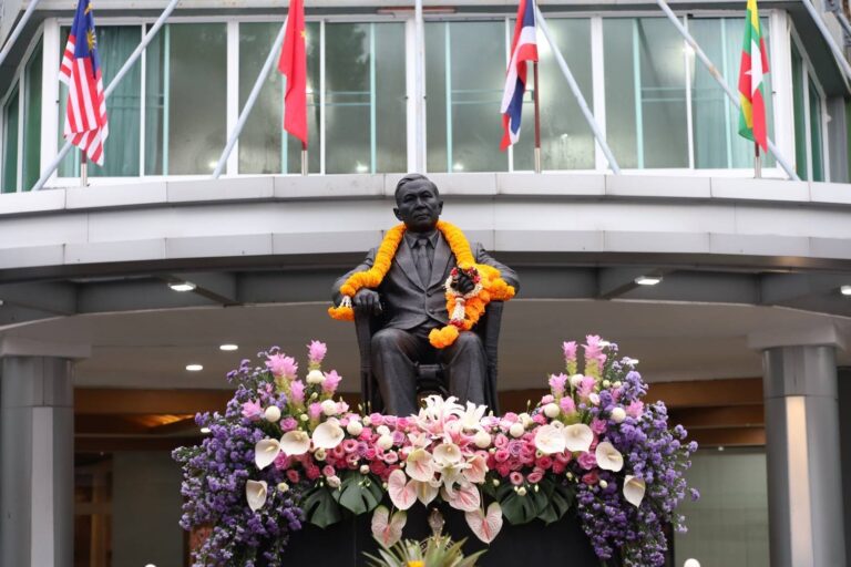 “วันรำลึก 47 ปีดร.เกริกมังคละพฤกษ์” ม.เกริกจัดพิธีวันรำลึก 47 ปีดร.เกริกมังคละพฤกษ์ประจำปีพ.ศ. 2568  น้อมคุณความดีดร.เกริกมังคละพฤกษ์ผู้ก่อตั้งมหาวิทยาลัยเกริกพร้อมมอบรางวัลศิษย์เก่าดีเด่น