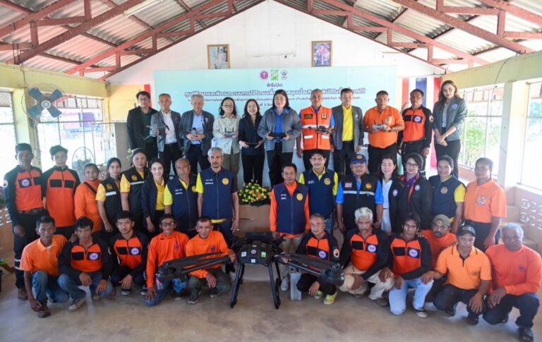 ศูนย์การจัดการภัยพิบัติ เพื่อนพึ่ง(ภาฯ) ลุ่มน้ำทะเลสาบสงขลาตอนบน ต.บ้านขาว อ.ระโนด จ.สงขลา นำศูนย์ศึกษาการใช้โดรนเพื่อบรรเทาภัยพิบัติในพื้นที่ภาคใต้ เสริมศักยภาพการบรรเทาสาธารณภัยด้วยวิจัยและนวัตกรรม
