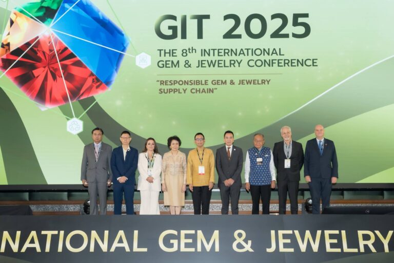 GIT จัด “งานประชุมวิชาการนานาชาติด้านอัญมณีและเครื่องประดับครั้งที่ 8 (GIT 2025)” อย่างยิ่งใหญ่คับคั่งด้วยผู้เชี่ยวชาญและผู้นำความคิดจากทั่วโลกหวังประเทศไทยเป็นผู้นำทางความคิดและนวัตกรรมด้านอัญมณีและเครื่องประดับระดับโลก