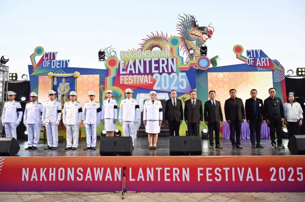 วช. ร่วมกับสมาคมกีฬาเครื่องบินจำลองและวิทยุบังคับและThai PBS จัดการแข่งขันออกแบบแผนการบินโดรนแปรอักษรชิงถ้วยพระราชทานฯในงานNakhonsawan Lantern Festival 2025