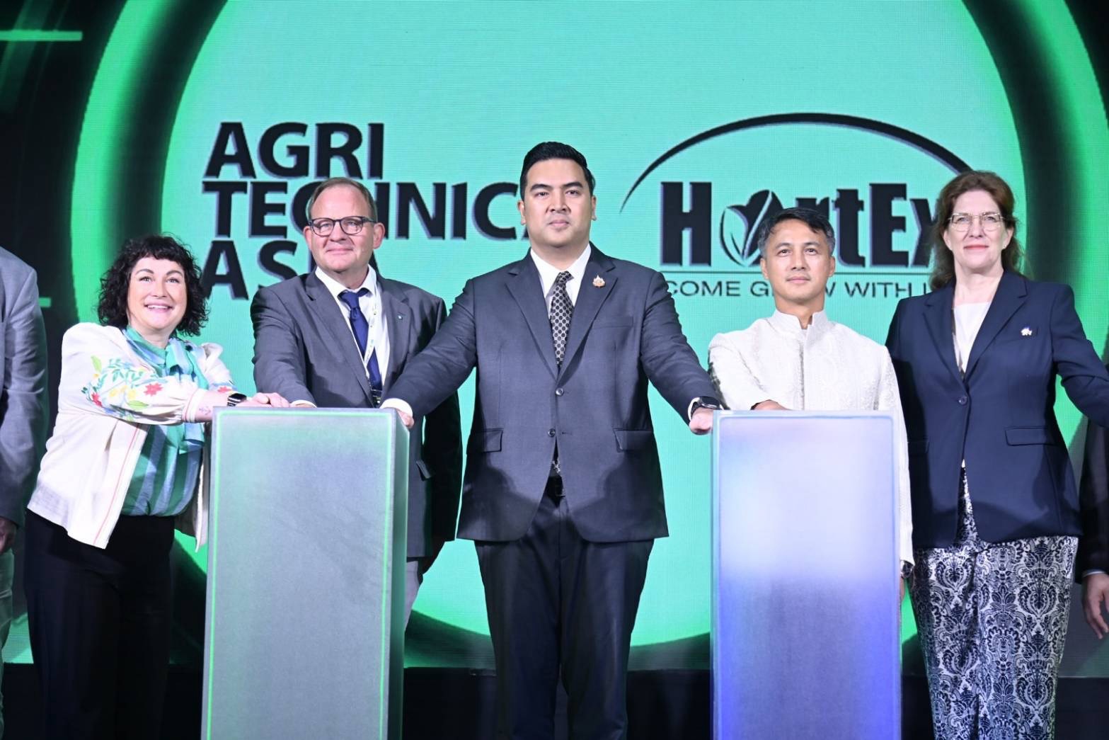 รมช.วัชระพล ร่วมกล่าวพิธีเปิดงาน AGRITECHNICA ASIA and HortEx 2026 ภายใต้แนวคิด “Farm, Farmer, Future” ขับเคลื่อนนวัตกรรมเกษตรสู่อนาคตอย่างยั่งยืน
