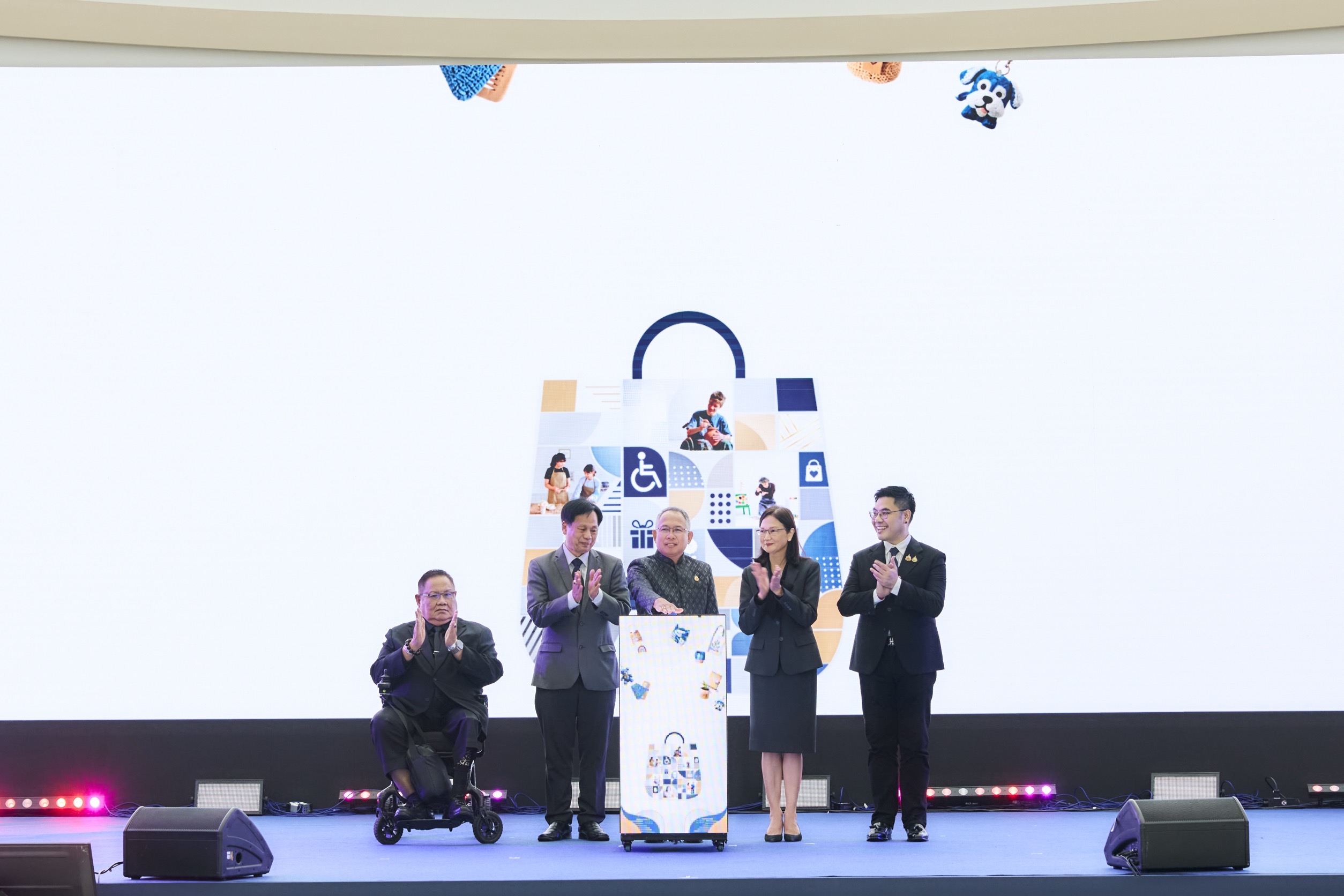 พม. ผนึกกำลังเครือข่าย จัดงานใหญ่ “Job and Market Fair มหกรรมสร้างงาน สร้างอาชีพคนพิการ ประจำปี 2569” หนุนทักษะสร้างสรรค์ สู่โอกาสไร้ขีดจำกัด มุ่งสร้างงาน-อาชีพ-รายได้ ช่วยขับเคลื่อนเศรษฐกิจ-สังคมไทยเข้มแข็ง
