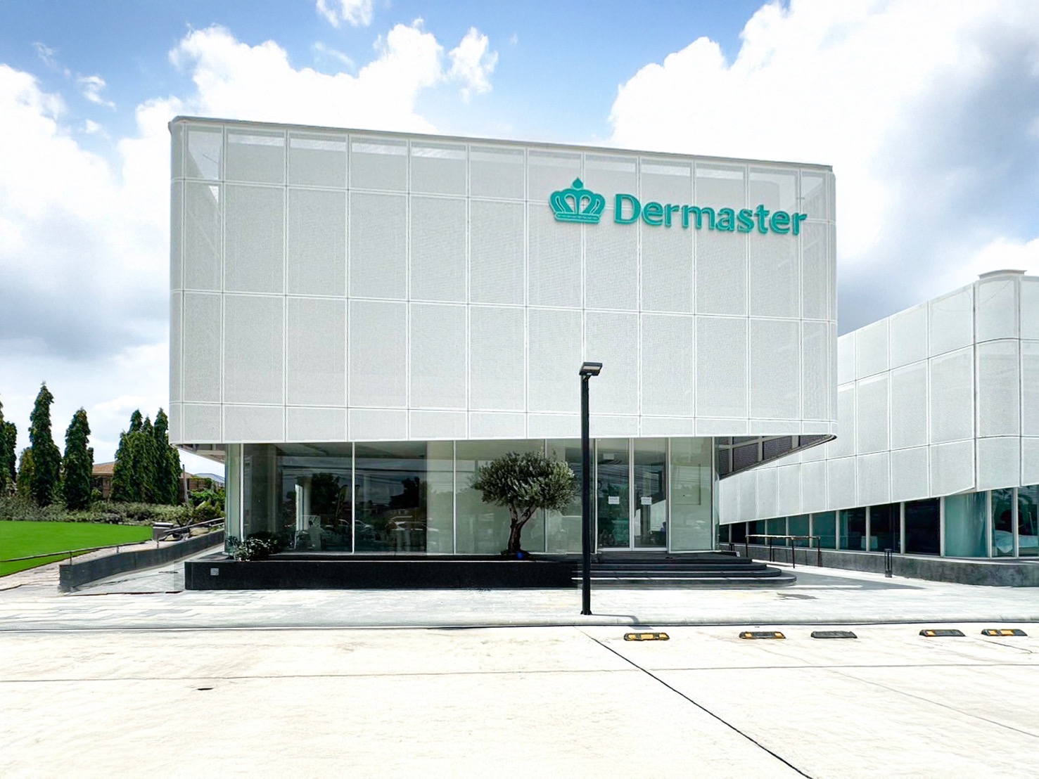 Dermaster Hospital ชวนมอง “เสริมจมูก” ให้ไกลกว่าการเลือกทรงและศัลยแพทย์ย้ำความสำคัญของโรงพยาบาล ห้องผ่าตัด และวิสัญญีแพทย์ เพื่อการดูแลผู้ป่วยอย่างเป็นระบบ